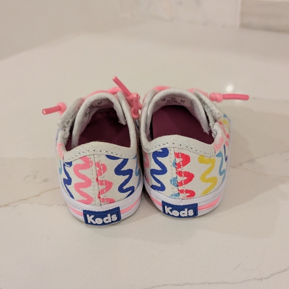 Adorable Keds For Newborn Baby - Picture 5 of 7